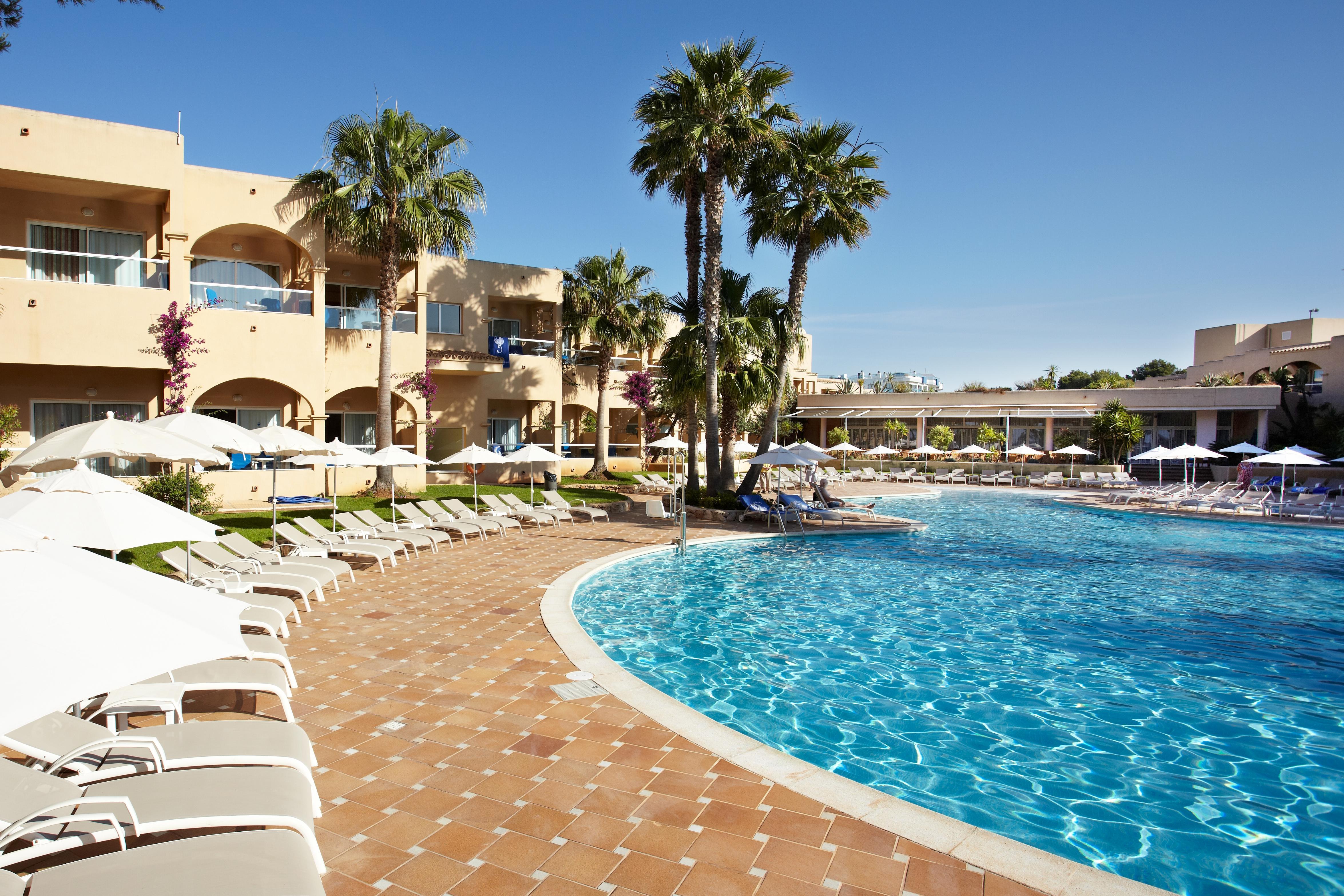 Grupotel Santa Eularia & Spa - Adults Only Санта Еулалия дел Рио Екстериор снимка