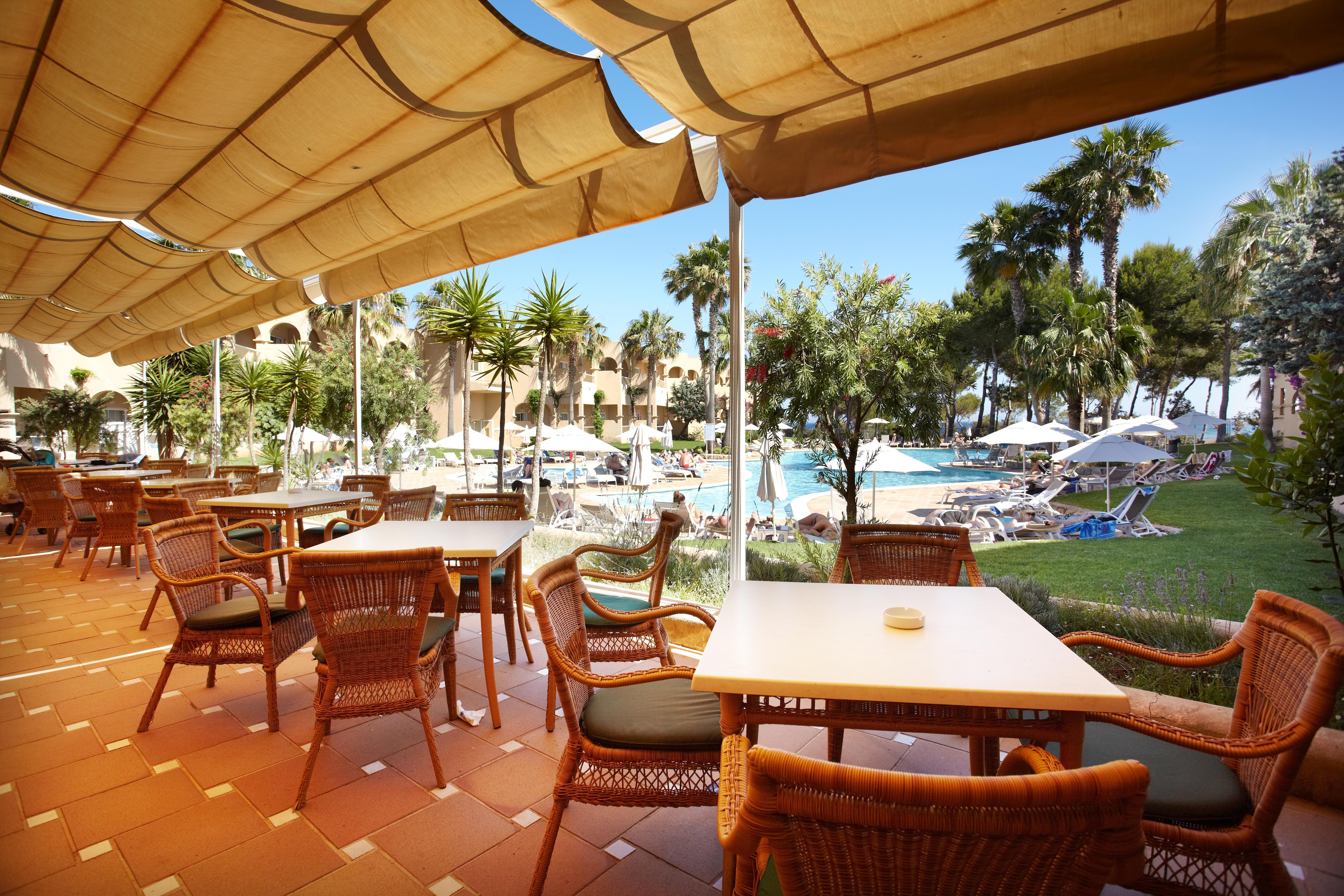 Grupotel Santa Eularia & Spa - Adults Only Санта Еулалия дел Рио Екстериор снимка