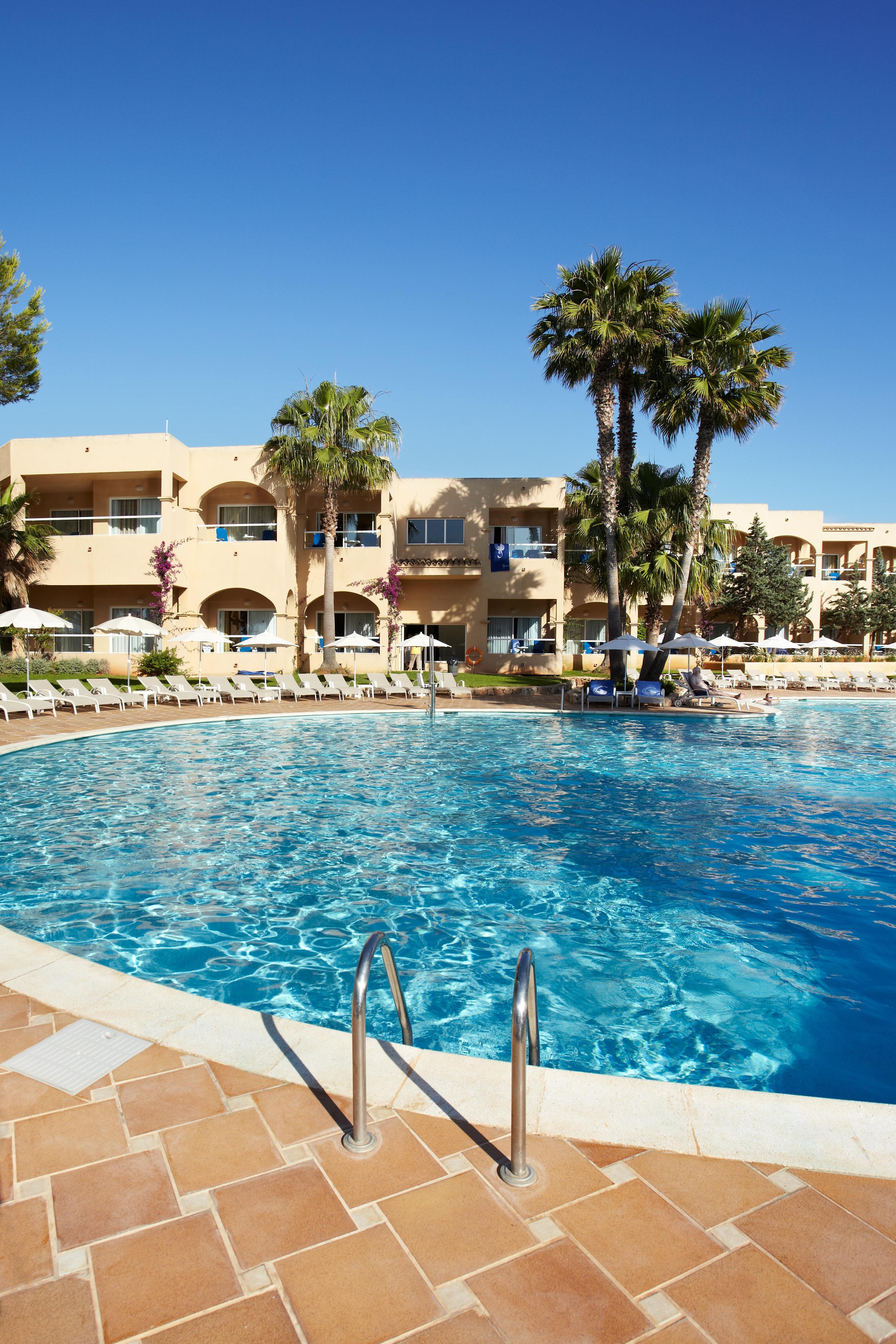 Grupotel Santa Eularia & Spa - Adults Only Санта Еулалия дел Рио Екстериор снимка