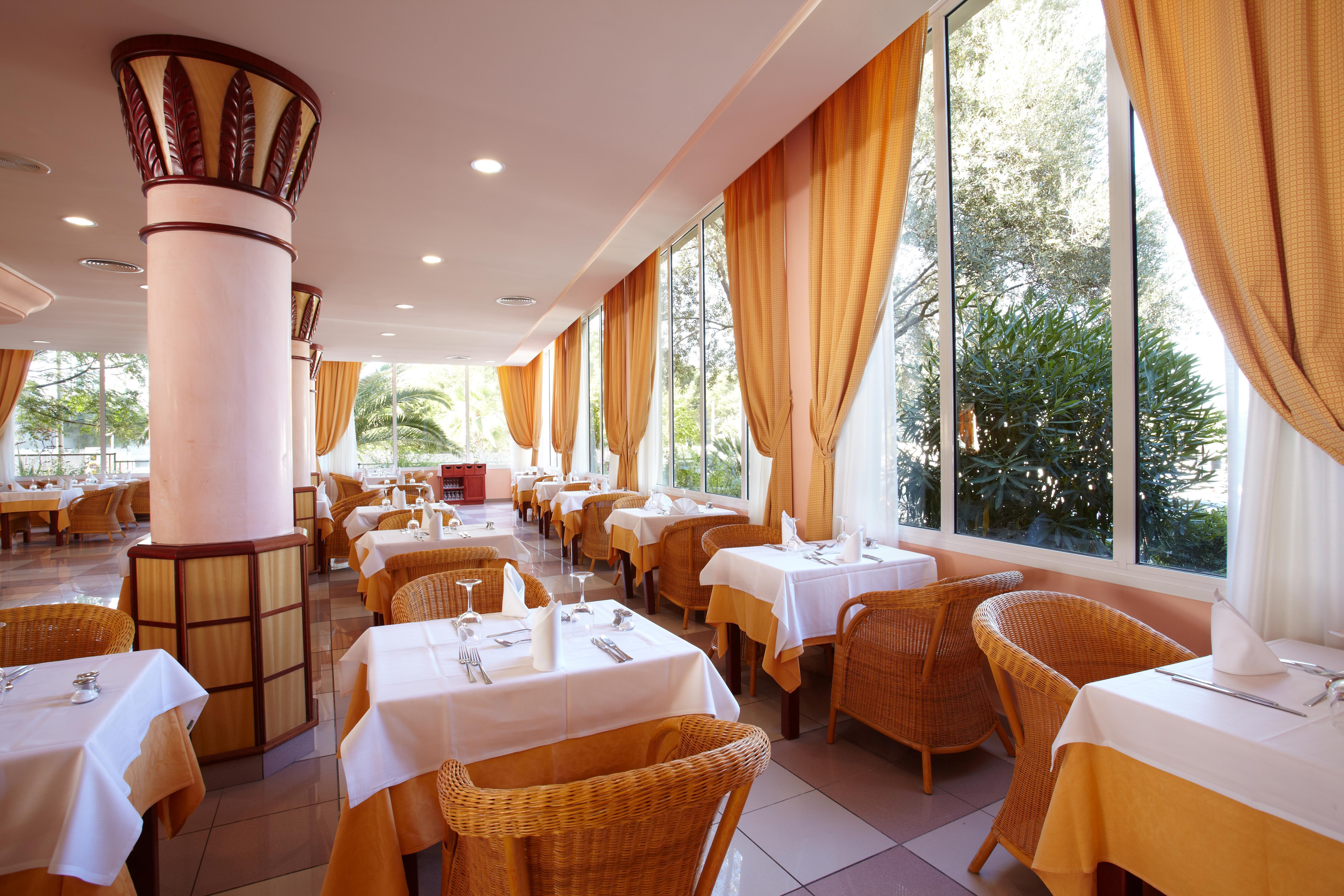Grupotel Santa Eularia & Spa - Adults Only Санта Еулалия дел Рио Екстериор снимка