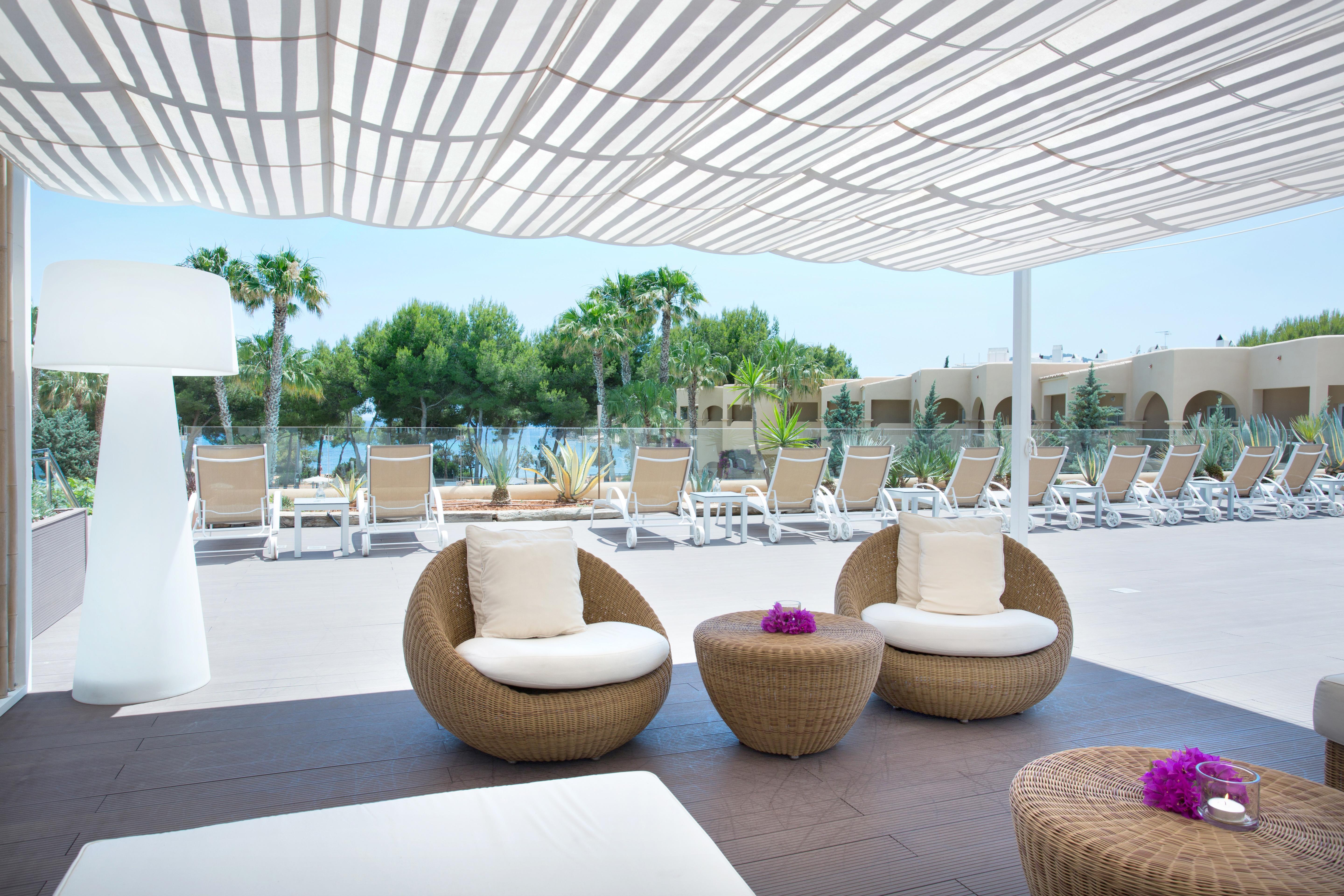 Grupotel Santa Eularia & Spa - Adults Only Санта Еулалия дел Рио Екстериор снимка