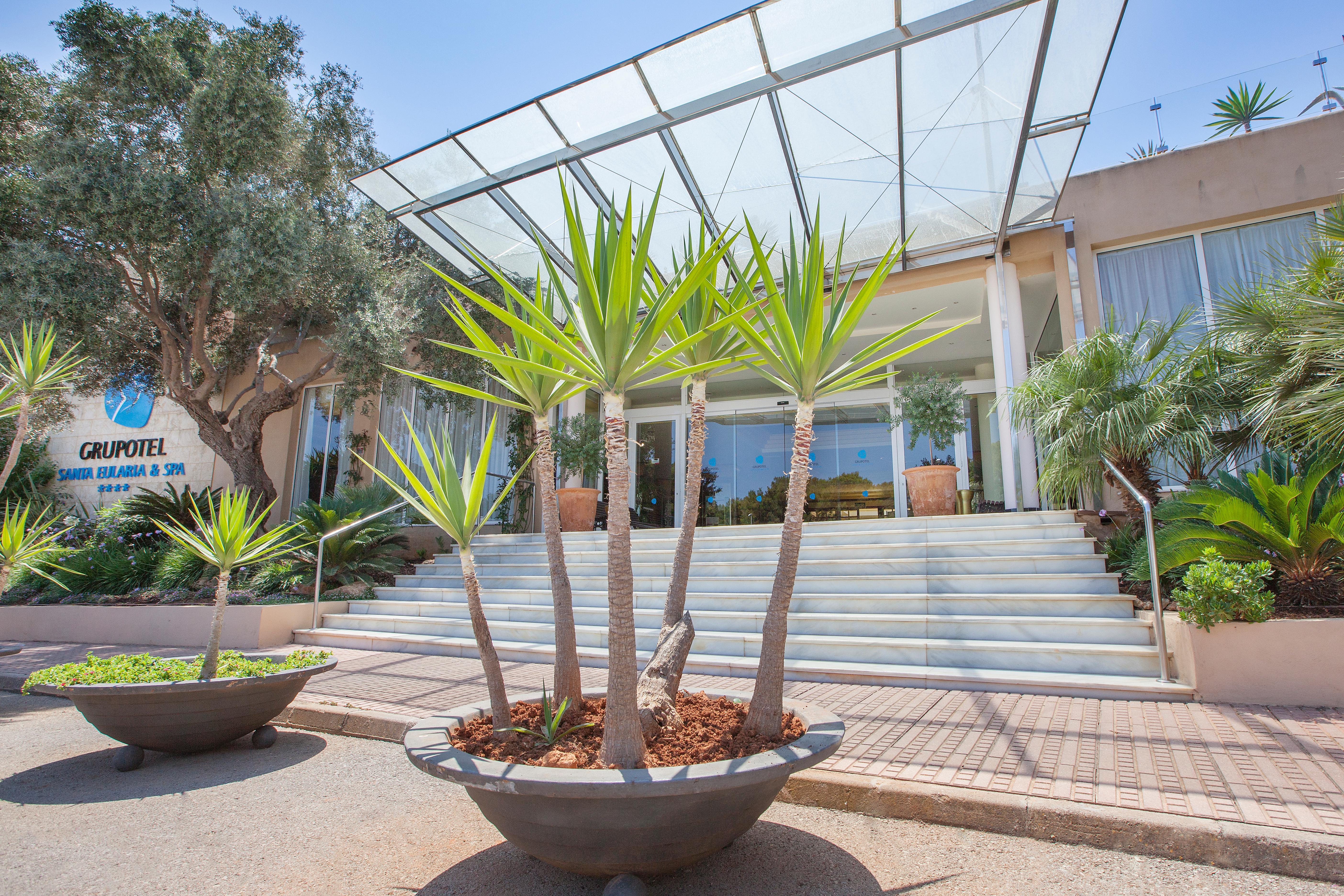 Grupotel Santa Eularia & Spa - Adults Only Санта Еулалия дел Рио Екстериор снимка