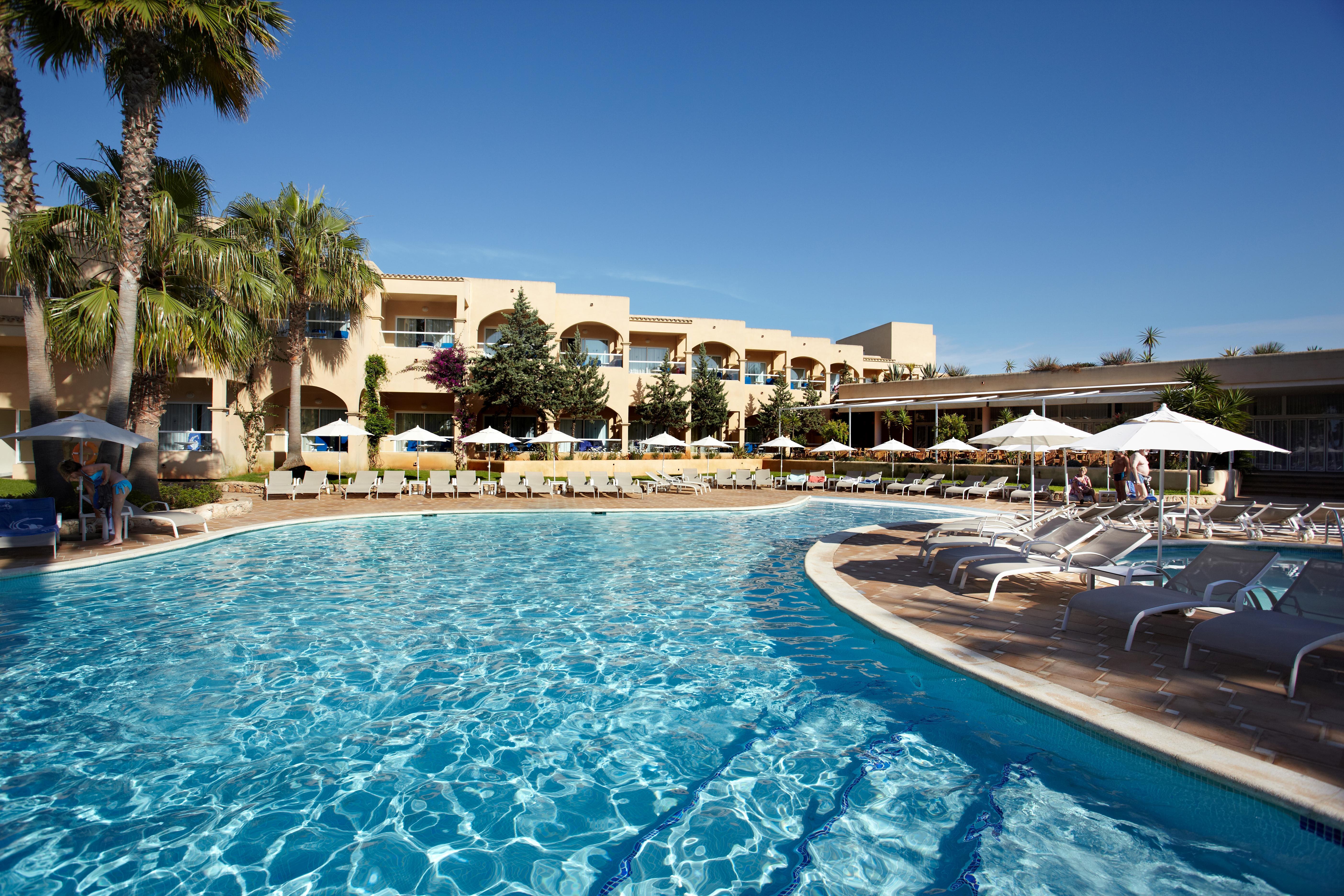 Grupotel Santa Eularia & Spa - Adults Only Санта Еулалия дел Рио Екстериор снимка