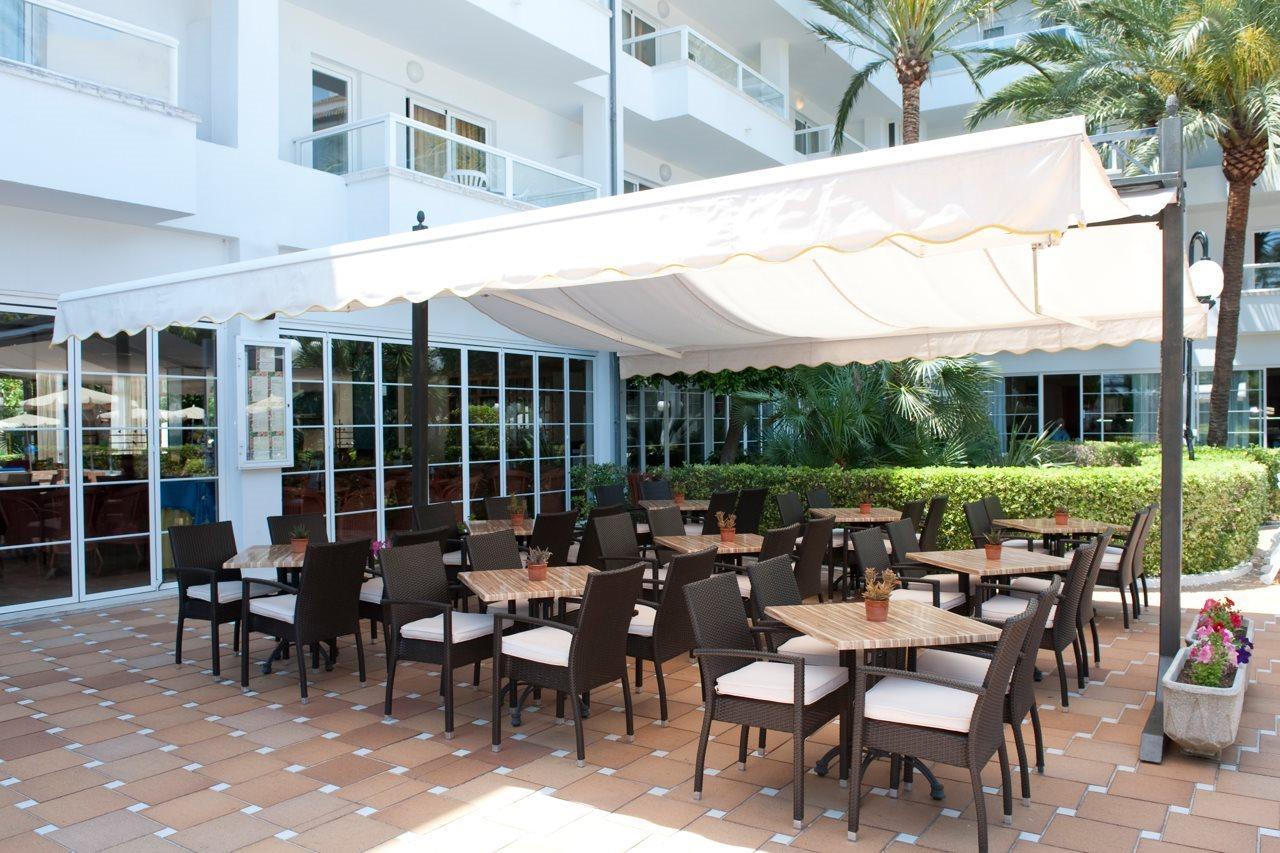 Grupotel Santa Eularia & Spa - Adults Only Санта Еулалия дел Рио Екстериор снимка