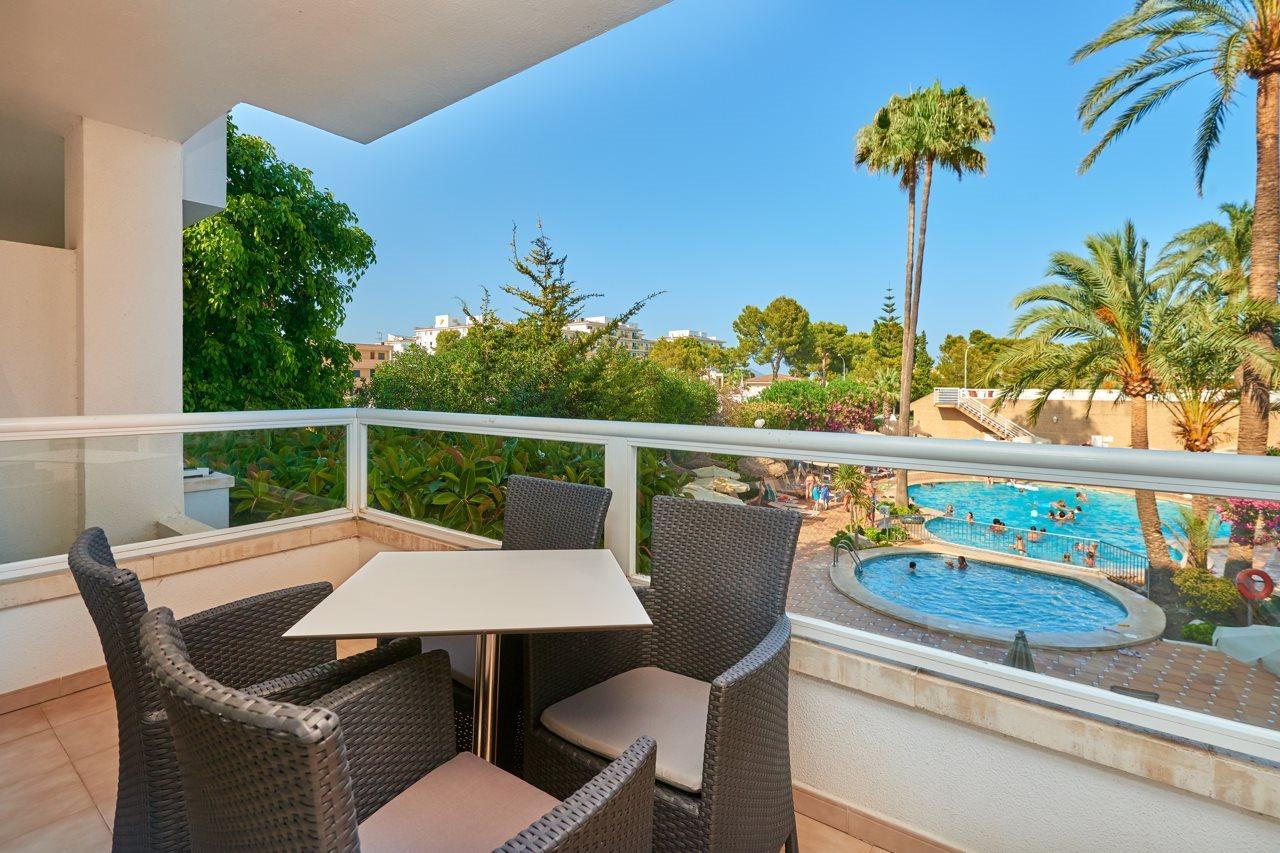 Grupotel Santa Eularia & Spa - Adults Only Санта Еулалия дел Рио Екстериор снимка