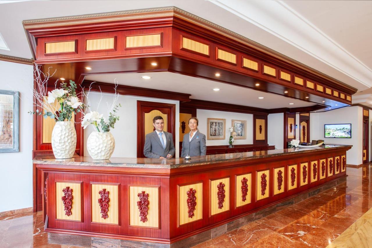 Grupotel Santa Eularia & Spa - Adults Only Санта Еулалия дел Рио Екстериор снимка